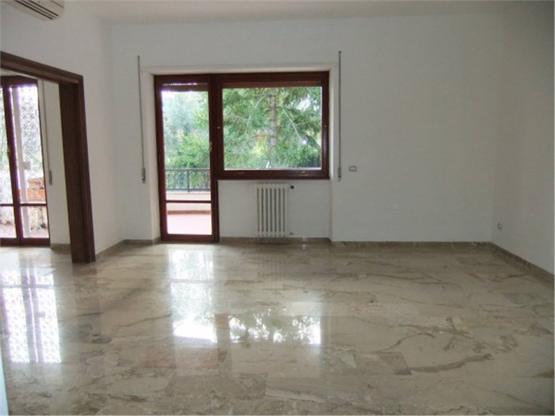 Roma - Via Colle di Mezzo